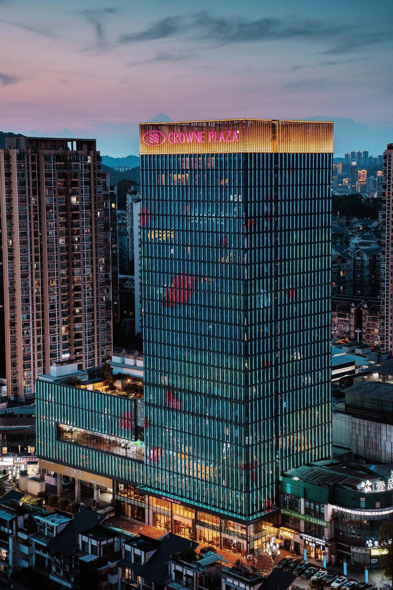 Crowne Plaza Yibin By Ihg Exterior foto